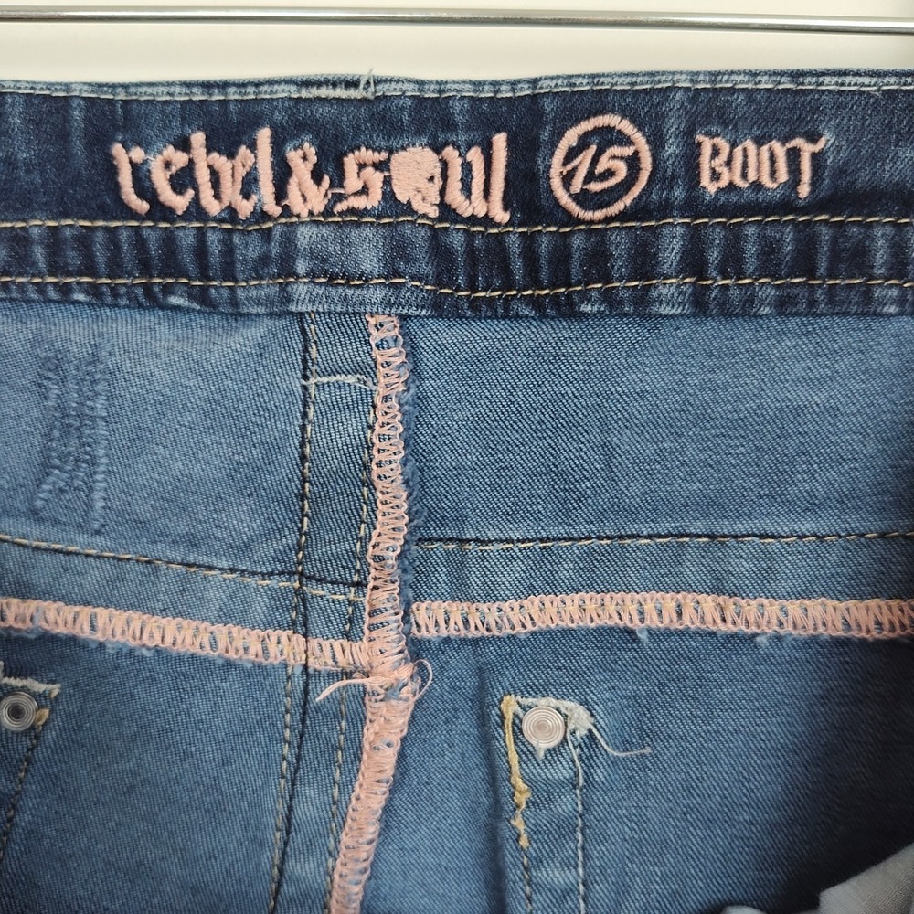 Rebel & Soul Jeans Women's Size 15 Boot Cut Medium Wash Blue Embroidered Pockets - Picture 9 of 11